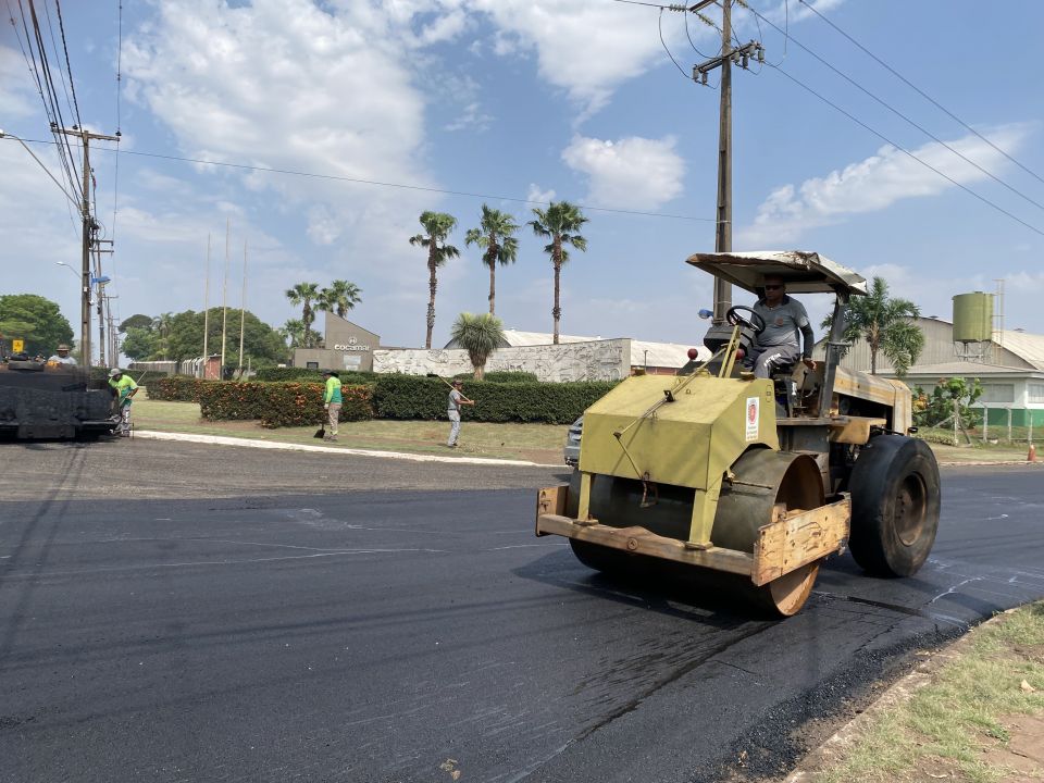 Prefeitura realiza recape na Estrada Oswaldo de Moraes Corrêa e segue com manutenção de pavimento em diversas regiões