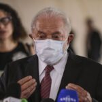 Presidente Luiz Inácio Lula da Silva (PT) com máscara
