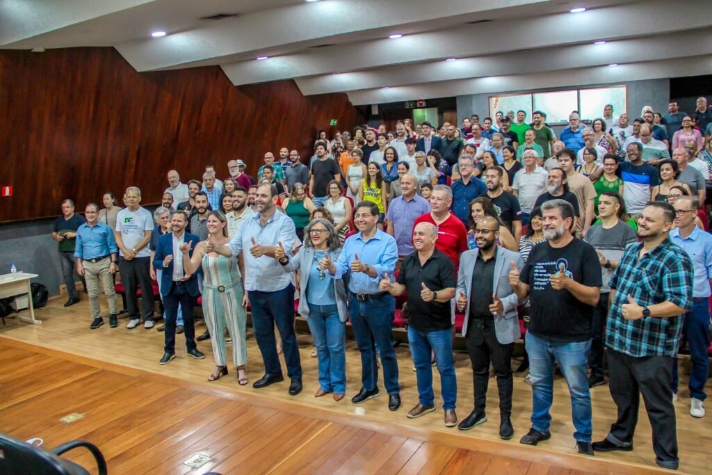 Partidos de esquerda e de centro formam coalizão em Maringá para as eleições 2024 7 Partidos de esquerda e de centro formam coalizão em Maringá para as eleições 2024