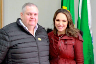 Alexandre Donato, o Xandão prefeito de de Corumbataí do Sul e a deputada Maria Victoria