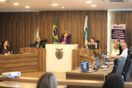 Audiência pública realizada nesta terça-feira (07) na Assembleia Legislativa do Paraná, especialistas em diferentes áreas da medicina alertaram para a importância do diagnóstico precoce para o tratamento do retinoblastoma,