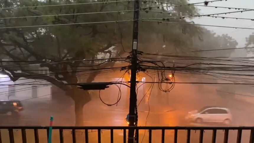 chuva no jardim alvorada em maringá paraná
