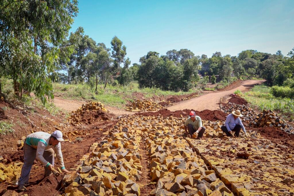 Governo do Paraná começa a pagar R$30 milhões para reconstruir estradas rurais 4 estrada rural nova laranjeiras 20220107 0040 1