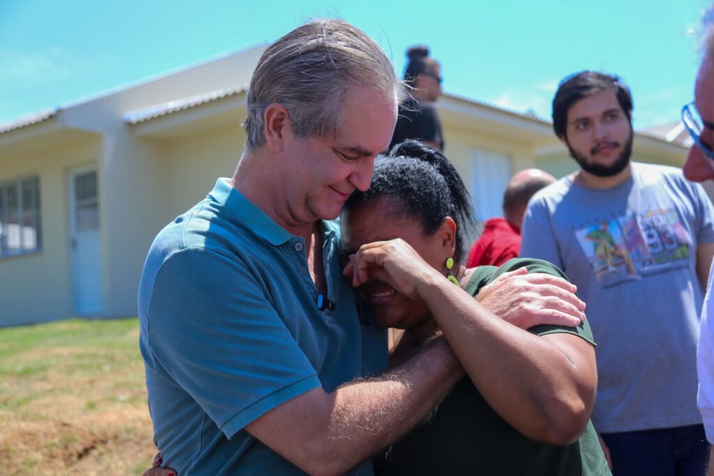 Prefeitura entrega Residencial Egeia para 20 famílias