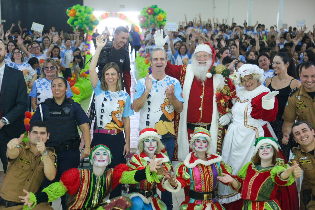 Proerd realiza formatura de 2 mil alunos da rede municipal