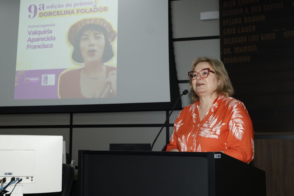 Prêmio Dorcelina Folador é entregue para Valquíria Francisco em noite de homenagem às mulheres 3 6bc4effa2c7b