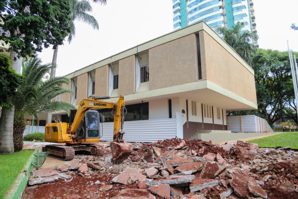 Eixo Monumental: Obras na Praça da Prefeitura e Vila Olímpica seguem a todo vapor 3 Prefeitura inicia revitalização do Eixo Monumental com obras na Praça da Prefeitura e entorno da Vila Olímpica