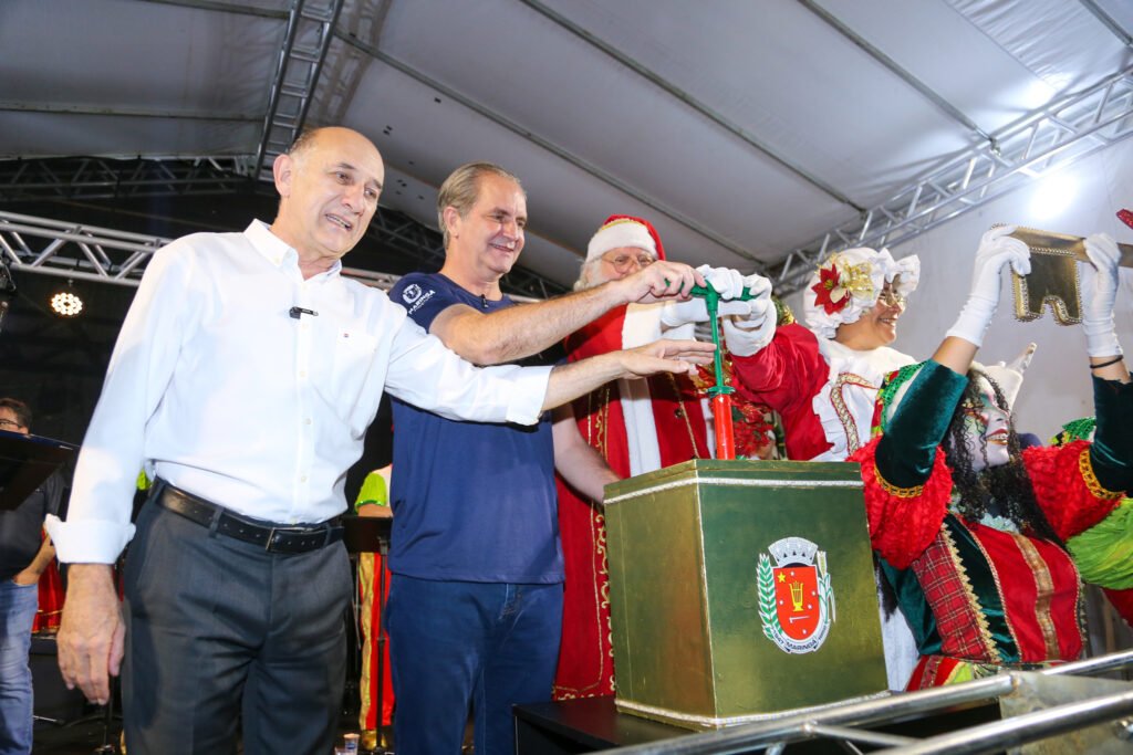 Abertura da Maringá Encantada no Parque do Japão reúne milhares de pessoas 2 Maringá Encantada - Parque do Japão 2023