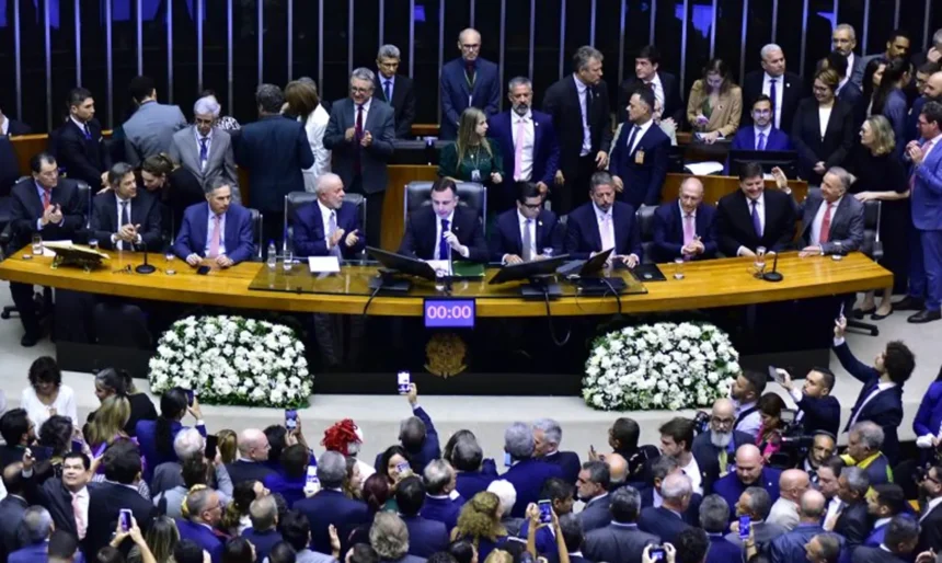 Sessão solene, Congresso Nacional promulga a reforma tributária