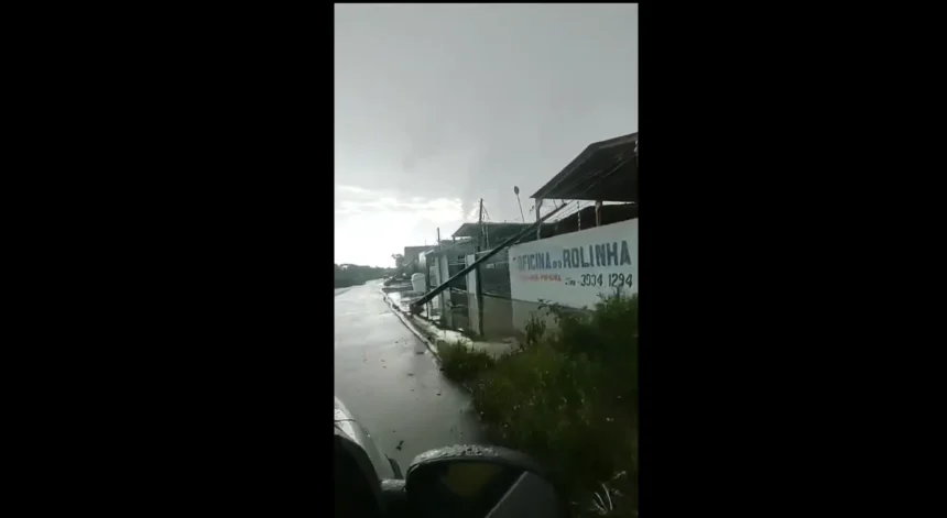 Temporal em Maringá derruba postes e árvores no Aeroporto Bertioga, região está sem energia