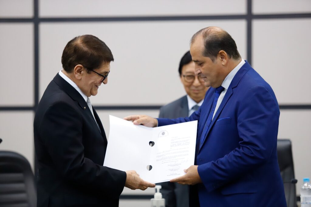 Presidente do Conselho Federal de Corretores de Imóveis, João Teodoro da Silva, é o mais novo Cidadão Honorário de Maringá