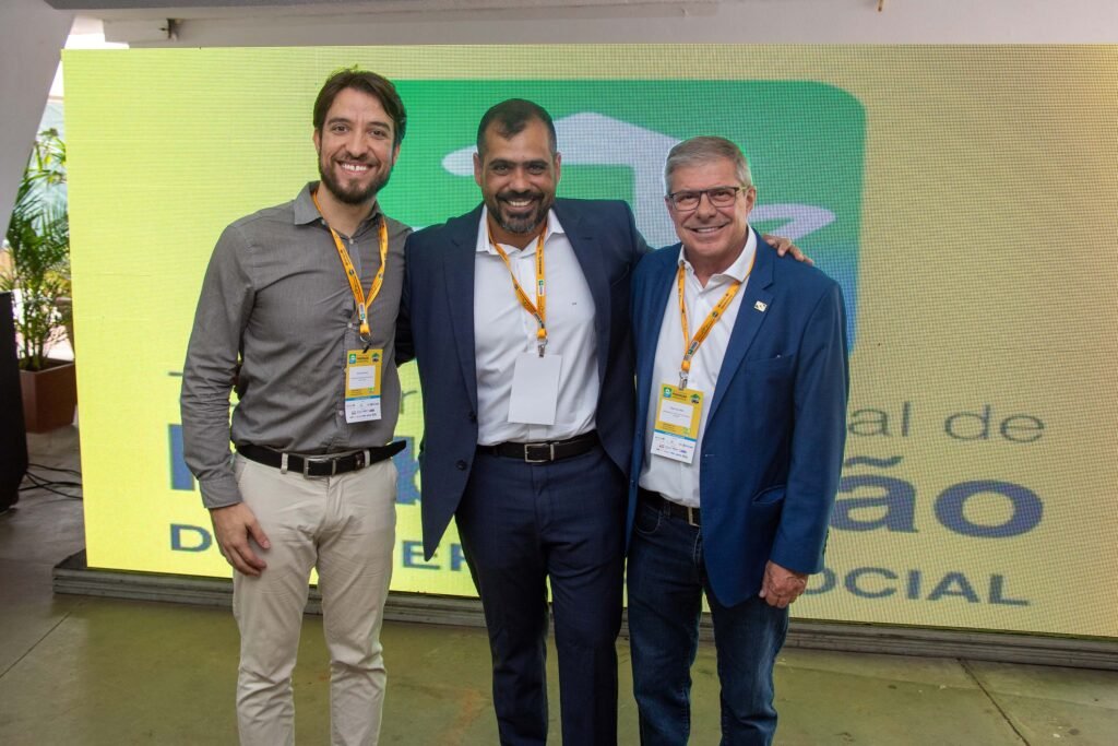 Paraná apresenta programas no 70° Fórum Nacional de Habitação, no Rio de Janeiro 8 70° Fórum Nacional de Habitação