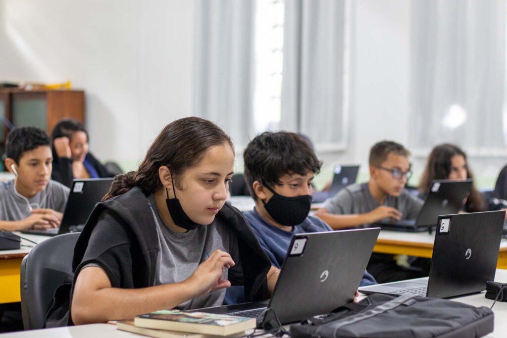 Leia Paraná, expansão do inglês e consolidação de aplicativos marcam 2023 da educação 4 plataformas 4 - Saiba Já News