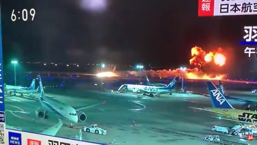 Avião pega fogo durante pouso no Japão, nesta terça-feira