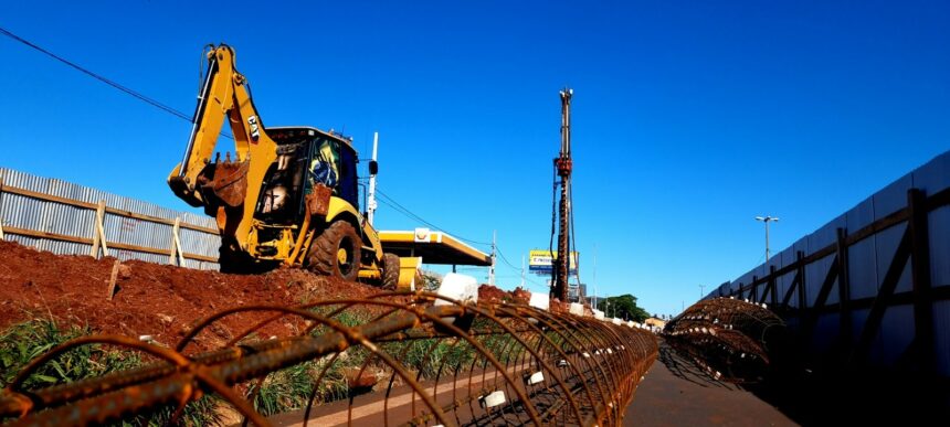 Obras dos viadutos sobre a BR-376