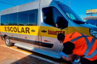 vistoria de veículos do transporte escolar