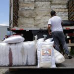Defesa Civil envia caminhões com mantimentos para Matinhos e Pontal do Paraná