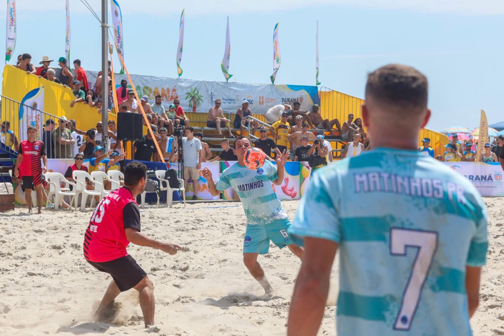 Futebol das Estrelas com ídolos paranaenses marca início do calendário esportivo no Litoral 7 fut estrelas 11