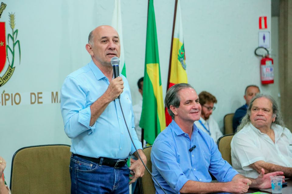 Prefeito Ulisses Maia realiza transmissão de cargo ao vice Edson Scabora e reforça que avanços continuam