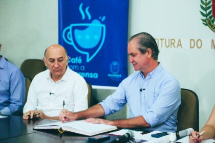 Ulisses Maia reassume cargo e promove bate-papo com a imprensa