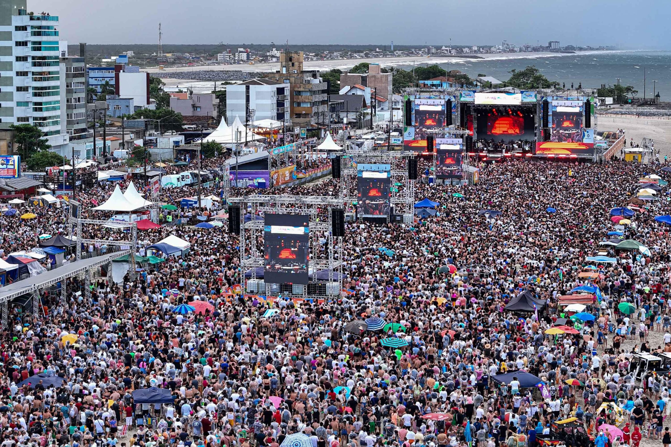 Segunda semana de shows nas praias termina com muito sertanejo para 110 mil pessoas