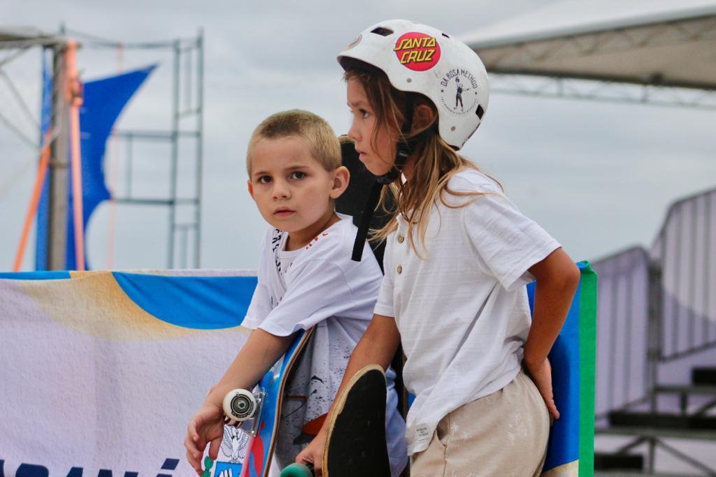 Veranistas do Litoral curtem manobras radicais de campeões nacionais do skate 2 skate Jam