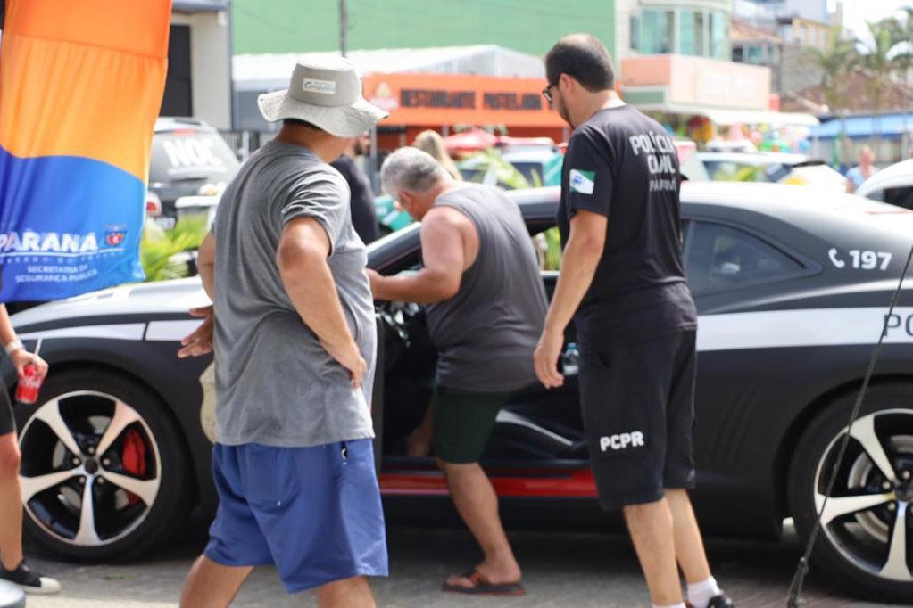Cães, carros e equipamentos: exposições das polícias chamam atenção de turistas no Litoral 10 whatsapp image 2024 01 04 at 17.45.08
