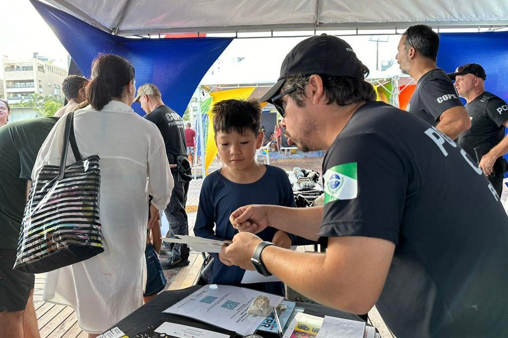 Cães, carros e equipamentos: exposições das polícias chamam atenção de turistas no Litoral 3 whatsapp image 2024 01 04 at 17.55.44
