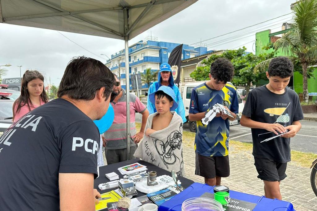 Cães, carros e equipamentos: exposições das polícias chamam atenção de turistas no Litoral 7 whatsapp image 2024 01 04 at 17.55.443