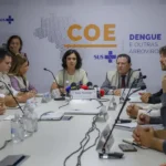 A ministra da Saúde, Nísia Trindade, disse neste sábado (3) que o governo estuda ampliar a oferta de vacinas contra a dengue no país.