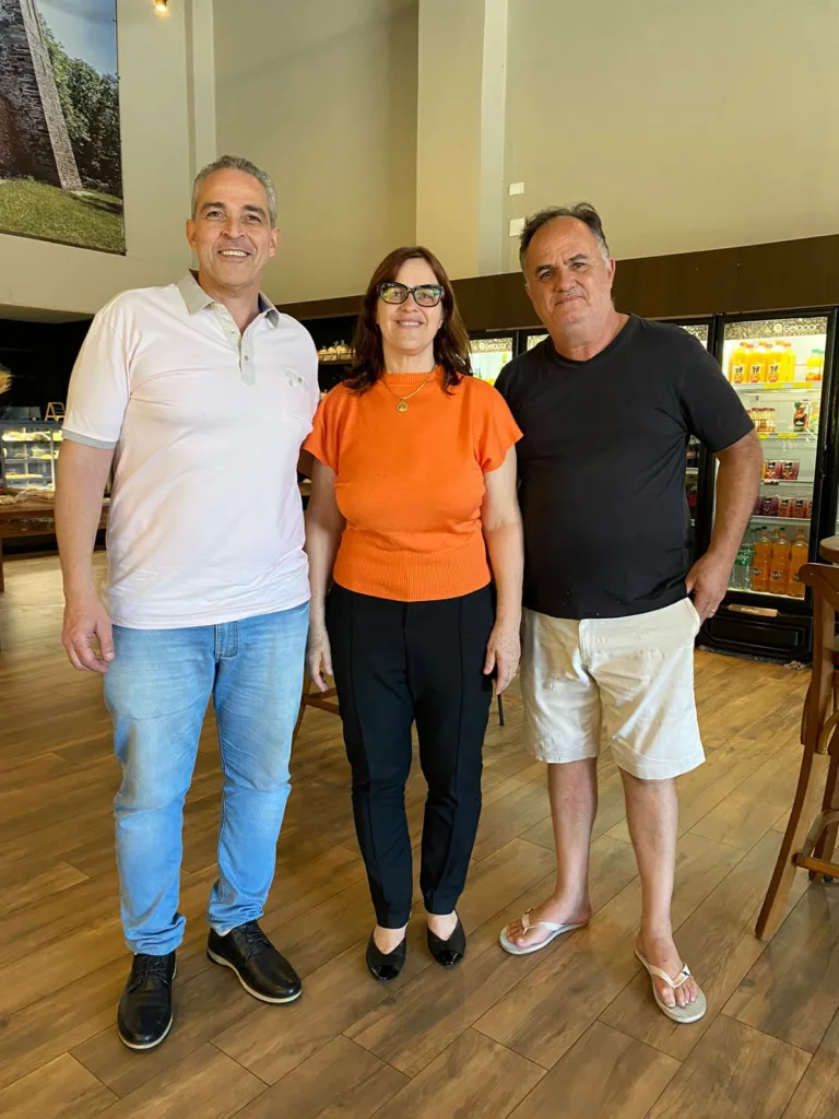 Encontro em Sarandi reúne Doutor Jamal Fares, Toninha Aguiar e Carlos de Paula 2 WhatsApp Image 2024 02 10 at 13.00.06