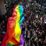 Pessoas participam da parada anual do Orgulho LGBTQ em Bangkok, Tailândia, em 4 de junho de 2023. Athit Perawongmetha/Reuters/Arquivo