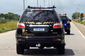 Operação da PF viaturas