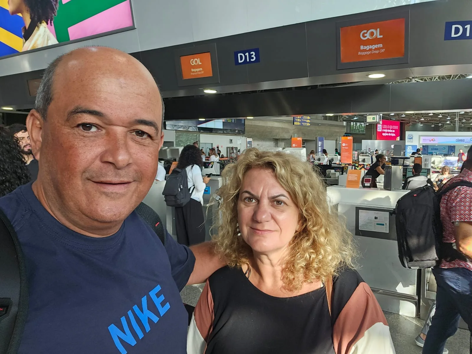 Odair Fogueteiro e a sua esposa Luzia voltando para Maringá, após 15 dias de férias no Rio de Janeiro.