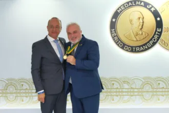 Presidente Jean Paul Prates recebe a Medalha JK