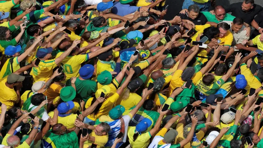 Instituto de Pesquisa, aponta que o ex-presidente Bolsonaro, seria o maior influenciador de votos em Maringá 4 jair bolsonaro avenida paulista sp