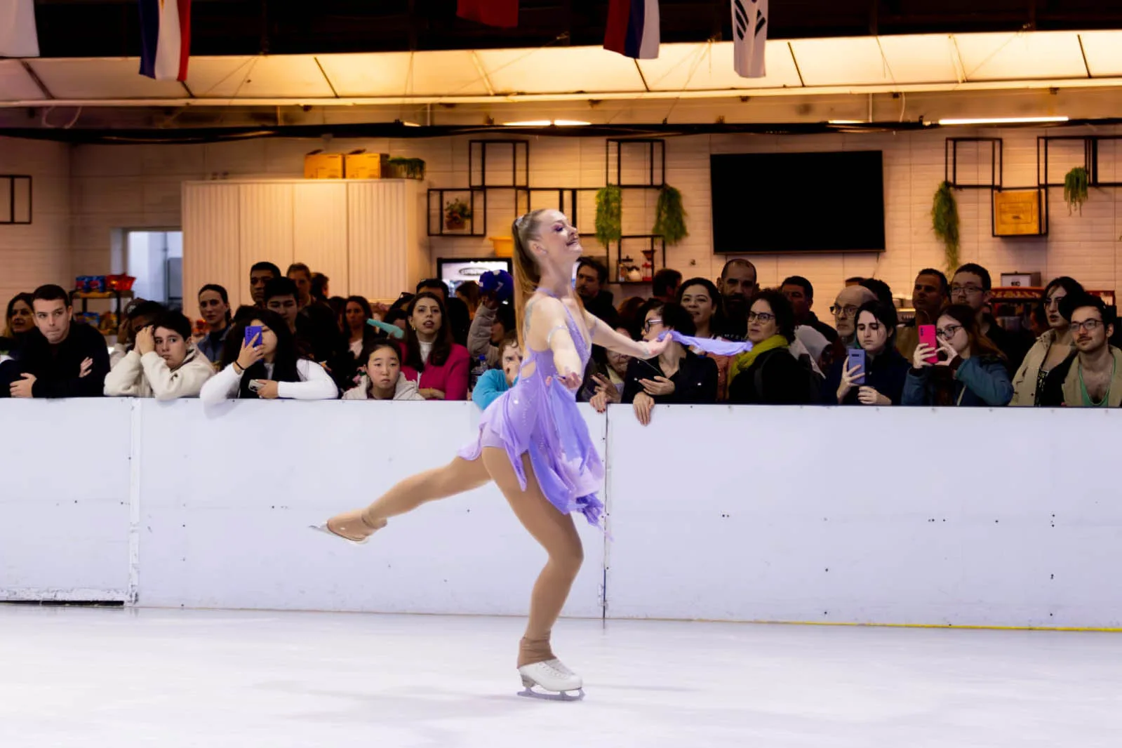 Com apoio do Estado, Curitiba recebe Campeonato Paranaense de Patinação Artística no Gelo Foto: Divulgação / Federação de Esportes no Gelo do Estado do Paraná