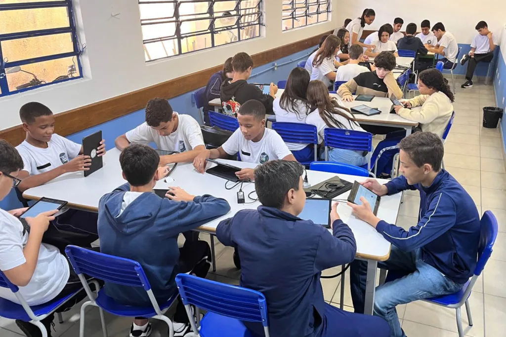 Escola estadual de Maringá se transforma em cenário de jogo online criado por alunos 3 whatsapp image 2024 03 01 at 11.51.59