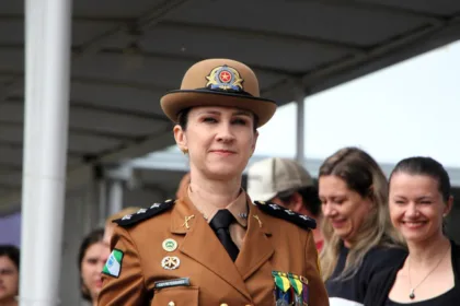 Maria Fernanda é a primeira mulher a comandar o Colégio da Polícia Militar do Paraná