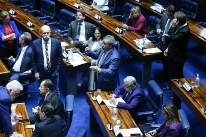 Senado aprova PEC que torna crime a posse ou porte de qualquer quantidade de droga ou entorpecente