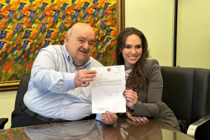 Prefeito de Curitiba, Rafael Greca (PSD) e a deputada estadual Maria Victoria (PP)