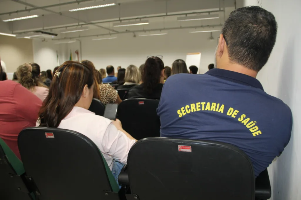 A secretaria Karina Rissardo acompanha de perto todo os processos para o início das obras. 