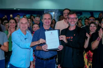 Músico e produtor Paulinho Schoffen é empossado como secretário de Cultura