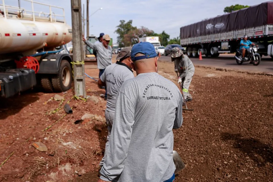Prefeitura intensifica serviços de manutenção no Contorno Sul e realiza abertura de faixa de conversão 2 gd cedd8b851cb7 jpg