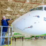 Jato comercial modelo 195-E2, produzido pela companhia Embraer, para a Azul Linhas Aéreas