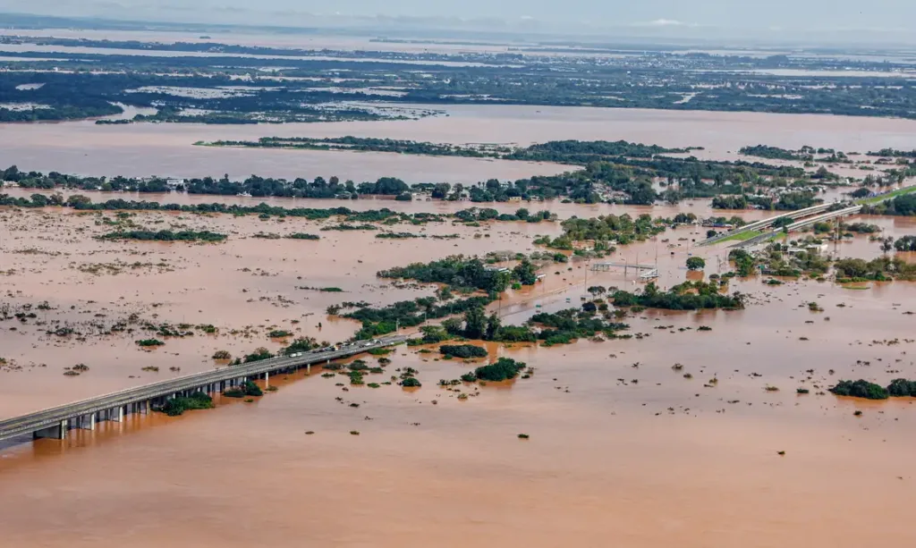 SOS RS: Emirados Árabes enviarão três aviões com doações para o Rio Grande do Sul 10 Enchente no Rio Grande do Sul