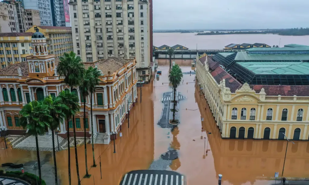 SOS RS: Emirados Árabes enviarão três aviões com doações para o Rio Grande do Sul 14 Fortes chuvas no Rio Grande do Sul