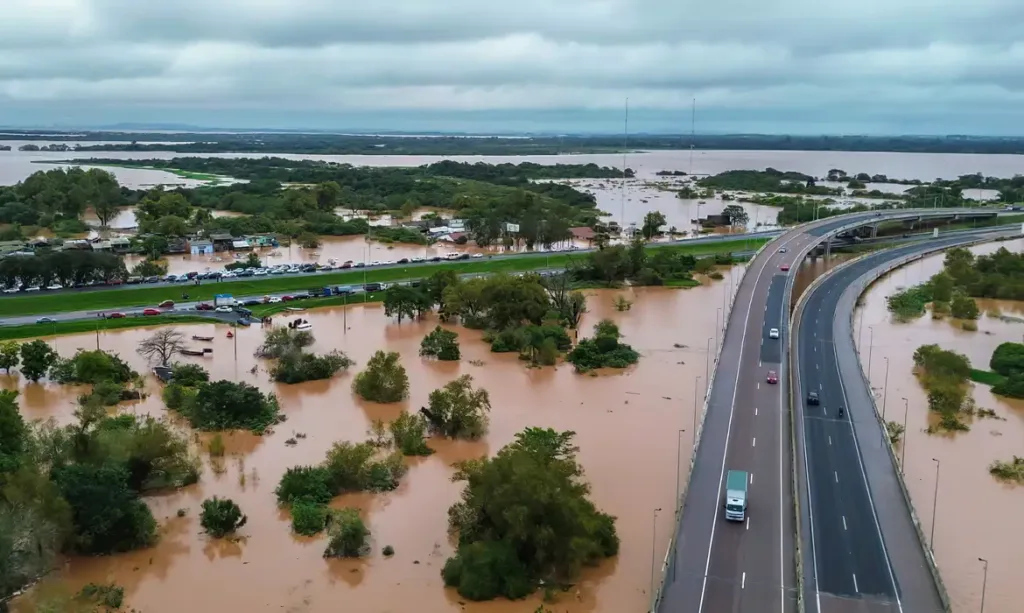 SOS RS: Emirados Árabes enviarão três aviões com doações para o Rio Grande do Sul 15 Chuvas no Rio Grande do Sul 4