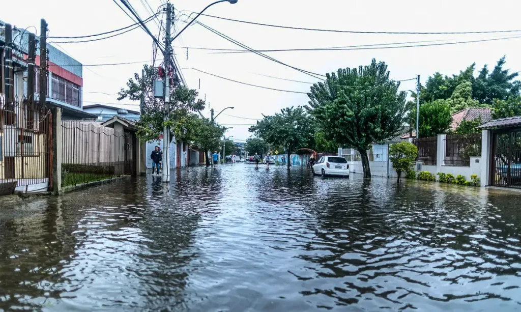 Rio Grande do Sul já contabiliza meio milhão de pessoas afetadas pelas fortes chuvas; Defesa Civil confirma a morte de 55 pessoas 17 Chuvas no Rio Grande do Sul 5