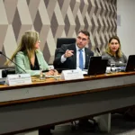 Relator, Flávio Bolsonaro afirmou que proposta melhora gestão das áreas e contribui para a geração de empregos Waldemir. Barreto/Agência Senado›